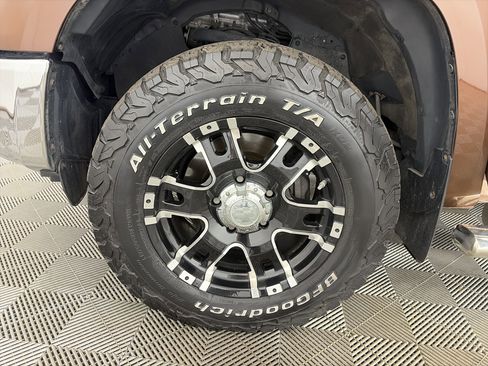 Used 2017 Toyota Tundra SR5 image 13