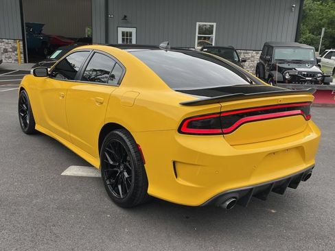 Used 2018 Dodge Charger R/T RWD image 4