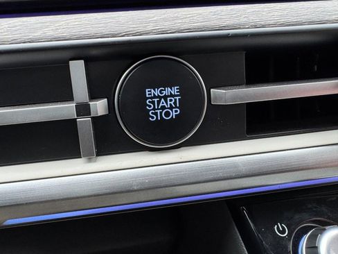 Used 2024 Hyundai Santa Fe Limited image 23