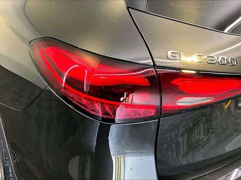 Used 2026 Mercedes-Benz GLC 300 4MATIC image 28