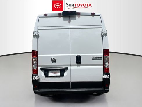 Used 2025 RAM ProMaster 2500 w/ Convenience Group image 5