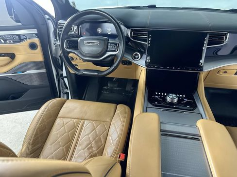 Used 2022 Jeep Grand Wagoneer Series III w/ Rear Seat Video Group 1 AWD/4WD image 20
