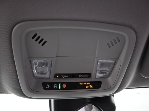 Used 2025 Chevrolet Malibu LT image 34