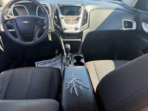 Used 2017 Chevrolet Equinox LS FWD image 11