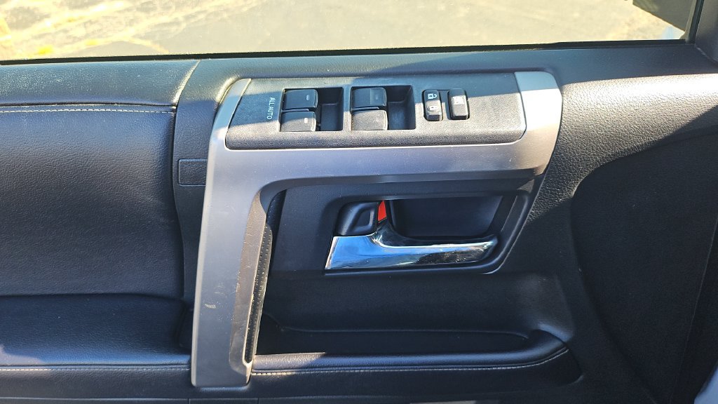 Used 2019 Toyota 4Runner SR5 RWD image 4