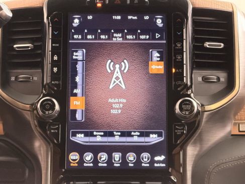 Used 2020 RAM 2500 Limited AWD/4WD image 38
