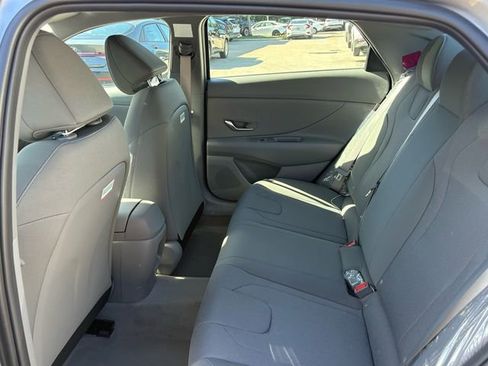 New 2026 Hyundai Elantra SE FWD image 7