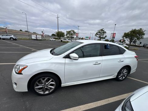 Used 2015 Nissan Sentra SR FWD image 4