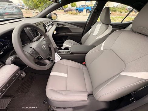 Used 2026 Toyota Camry SE FWD image 11