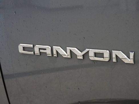 Used 2020 GMC Canyon SLE w/ Elevation Edition image 21