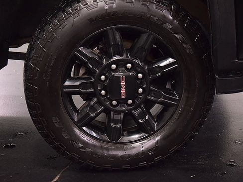 Used 2024 GMC Sierra 2500 AT4 w/ AT4 Premium Plus Package image 12