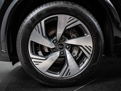 Used 2025 Audi Q6 e-tron Premium Plus w/ Premium Plus AWD/4WD image 13