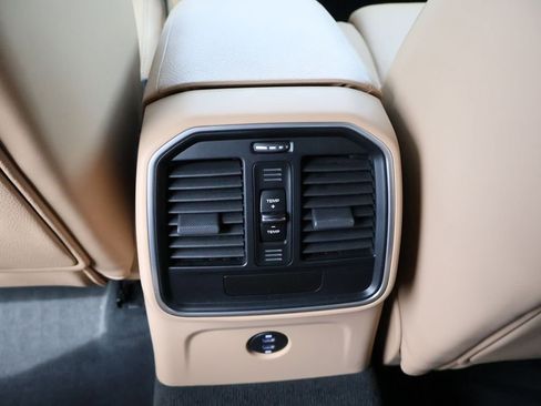 Used 2021 Porsche Macan AWD/4WD image 21