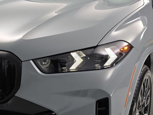 New 2026 BMW X5 xDrive40i w/ M Sport Package AWD/4WD image 31