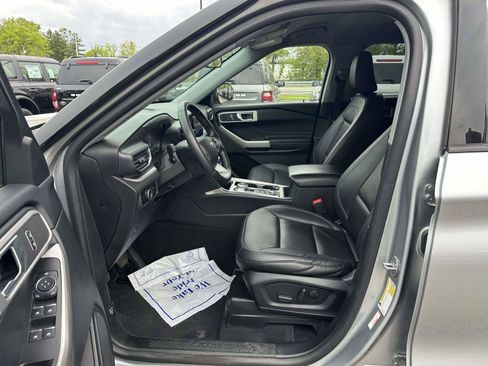 Certified 2023 Ford Explorer XLT w/ Equipment Group 202A AWD/4WD image 17