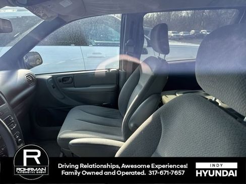 Used 2005 Dodge Caravan SXT w/ Popular Equipment Group image 12