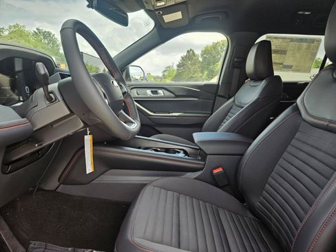 New 2026 Ford Explorer ST-Line w/ ST-Line Street Pack RWD image 8