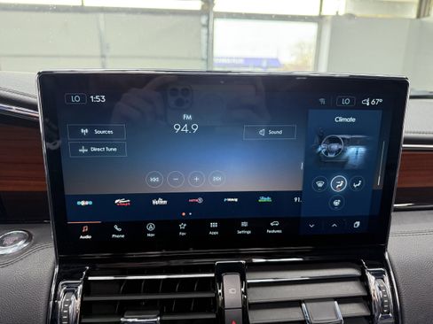 Used 2022 Lincoln Navigator Reserve w/ Equipment Group 201A image 19