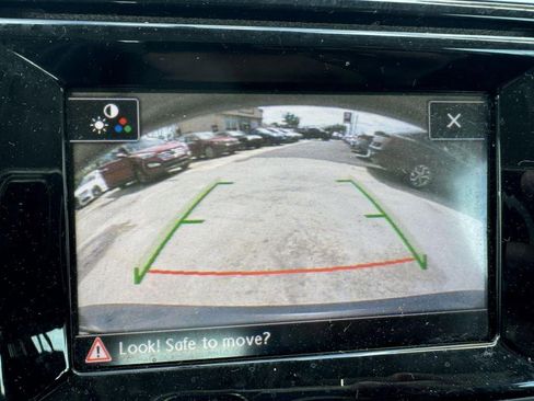 Used 2018 Volkswagen Tiguan Limited image 16