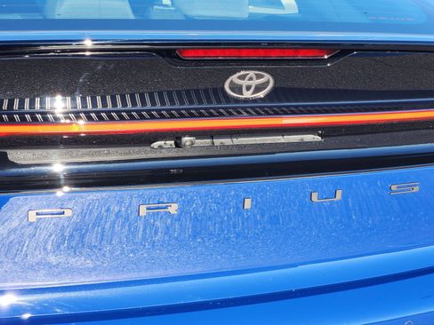 New 2026 Toyota Prius LE image 11