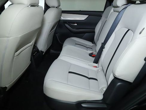 Certified 2025 MAZDA CX-70 Plug-In Hybrid w/ Premium Pkg image 33