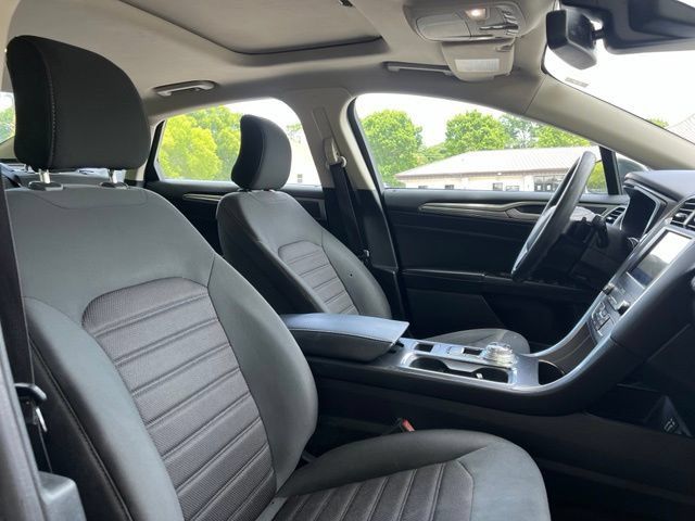 Used 2019 Ford Fusion SE AWD/4WD image 22