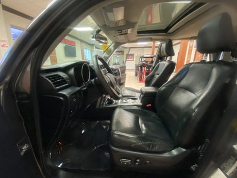 Used 2011 Toyota 4Runner Limited image 17