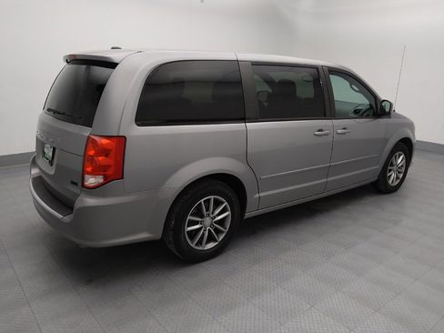 Used 2016 Dodge Grand Caravan SE image 10