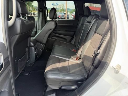 Used 2020 Jeep Grand Cherokee Laredo AWD/4WD image 19