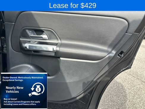 Used 2025 Mercedes-Benz GLB 250 4MATIC image 31