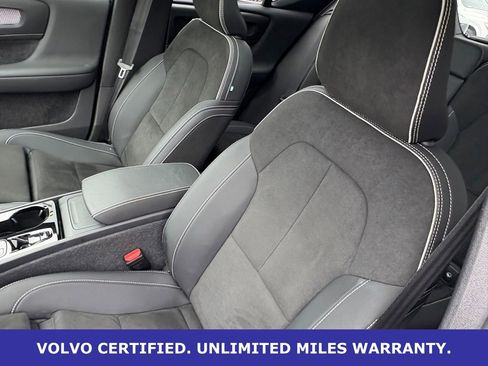 Certified 2023 Volvo XC40 B5 Plus w/ Climate Package AWD/4WD image 29