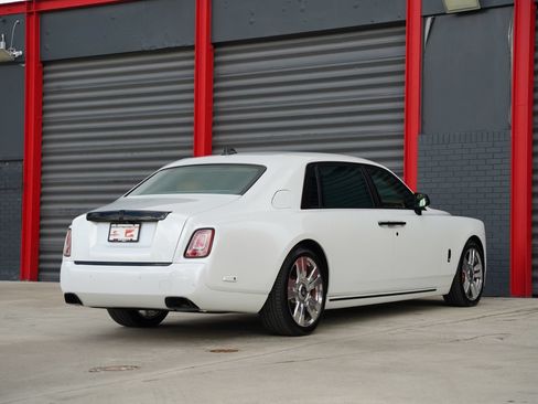 Used 2018 Rolls-Royce Phantom Extended Wheelbase RWD image 13