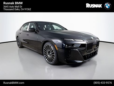 New 2026 BMW 740i w/ Premium Package image 1