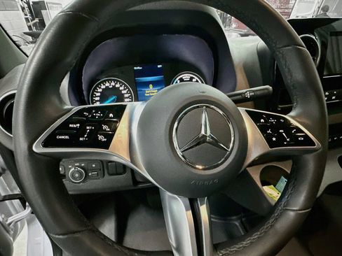 Used 2024 Mercedes-Benz eSprinter 170 Cargo image 12