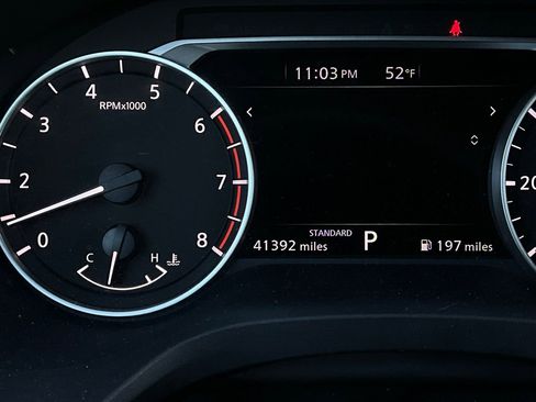 Used 2025 Nissan Rogue SV image 38