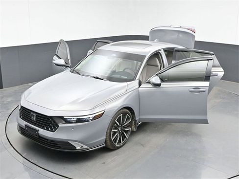 Used 2025 Honda Accord Touring image 49
