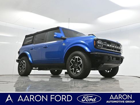 Used 2022 Ford Bronco Outer Banks image 3