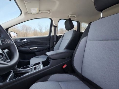 Used 2019 Ford Escape SE image 9