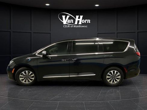 Used 2022 Chrysler Pacifica Limited FWD image 4