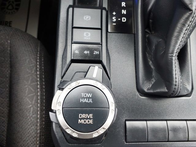 Used 2025 Toyota 4Runner SR5 AWD/4WD image 27