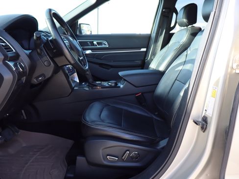 Used 2017 Ford Explorer Limited w/ Equipment Group 301A image 10