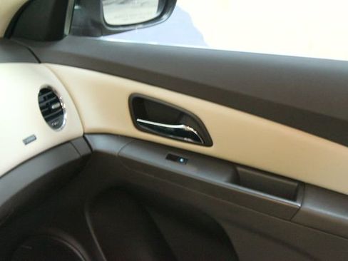 Used 2013 Chevrolet Cruze LT w/ RS Package FWD image 10