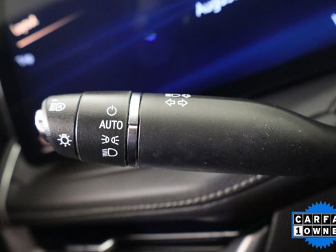 Used 2024 Cadillac XT4 Premium Luxury image 31