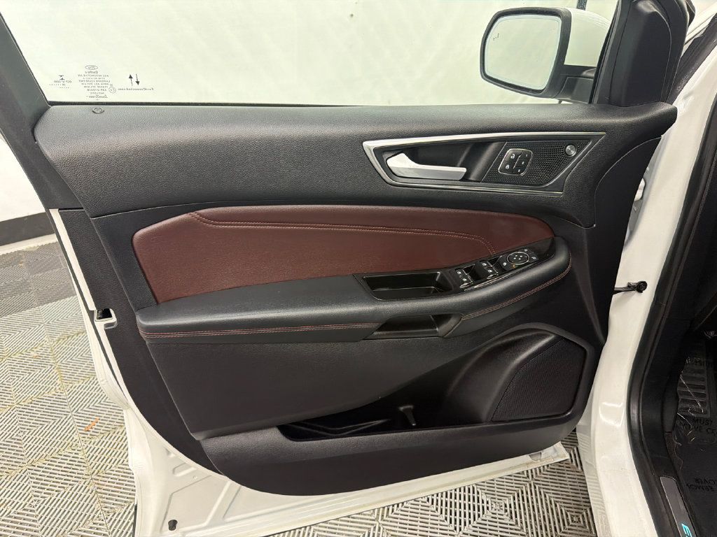 Used 2020 Ford Edge Titanium w/ Equipment Group 301A FWD image 11