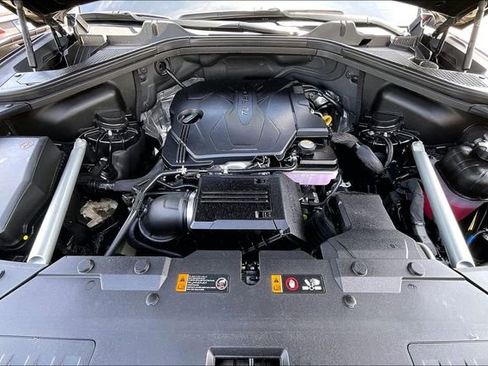 Certified 2025 Genesis GV80 2.5T Standard AWD/4WD image 9