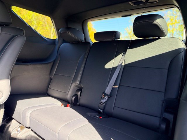 Used 2026 Chevrolet Traverse LT w/ Sun and Wheel Package FWD image 25