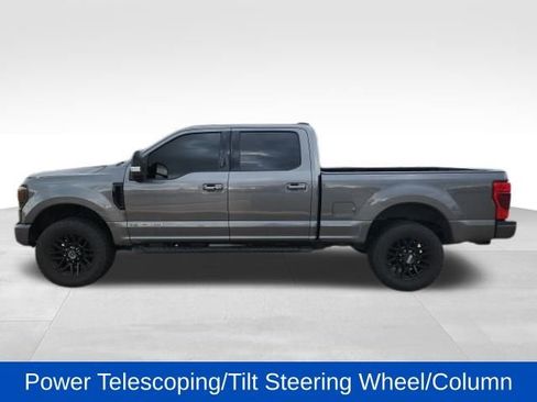 Used 2022 Ford F250 Lariat w/ Black Appearance Package image 9