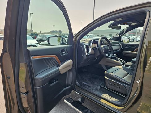 Used 2023 GMC Canyon Denali AWD/4WD image 18