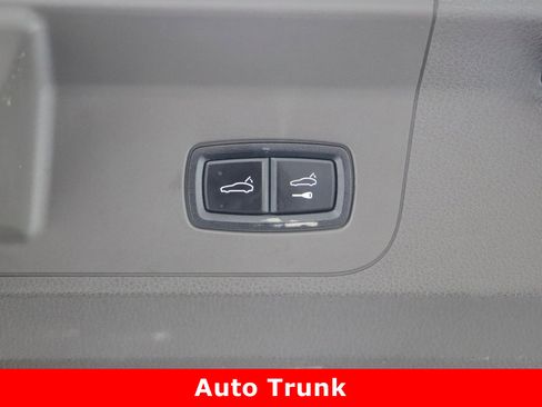 Used 2021 Porsche Panamera 4 image 36