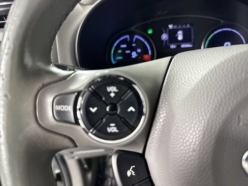 Used 2017 Kia Soul EV FWD image 12